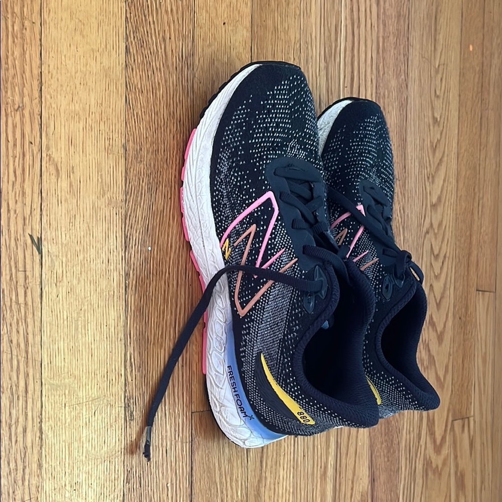 New Balance Kids' Fresh Foam X 880 V12 Running Shoe sz 4 - Picture 2 of 4